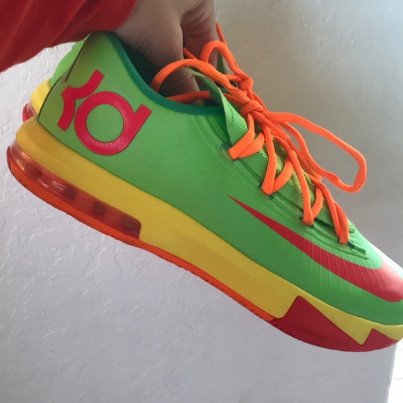 Kevin Durant Sneakers! Awesome colors! Size 6.5 - Picture 3 of 7